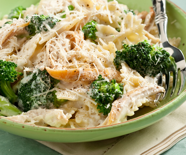 chicken and broccoli alfredo