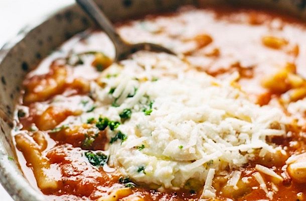 Quick & Easy Beefy Spinach Lasagna Soup (stove-top or slow cooker)