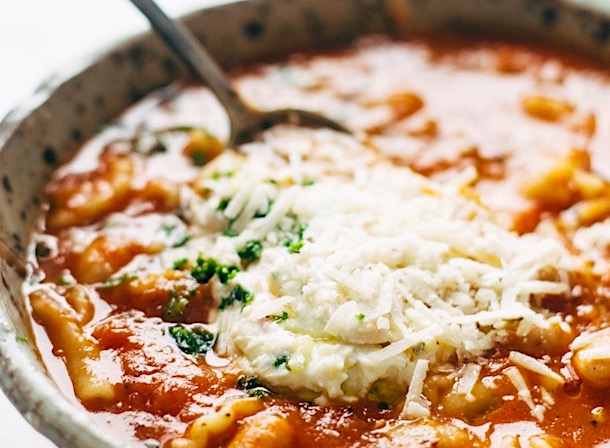 Quick & Easy Beefy Spinach Lasagna Soup (stove-top or slow cooker)