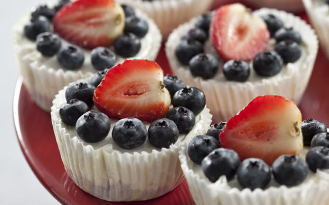 No-Bake Red, White and Blue Cheesecake Cupcakes