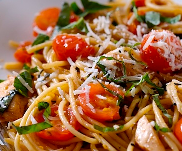 15-Minute Pasta with Chicken and Fresh Pomodoro Sauce