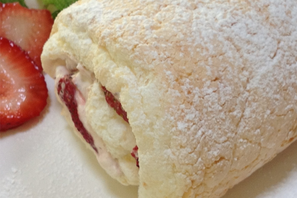 Heavenly Strawberry Cake Roll