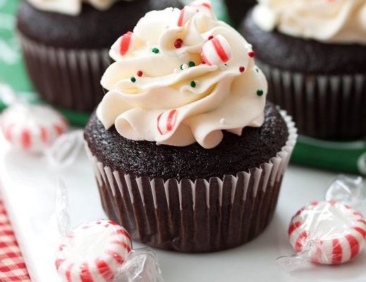 Skinny Chocolate Peppermint Cupcakes!