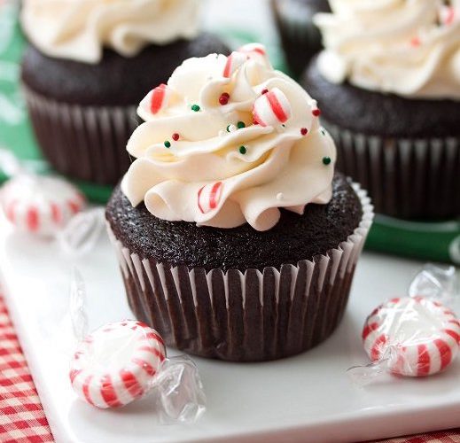 Skinny Chocolate Peppermint Cupcakes!